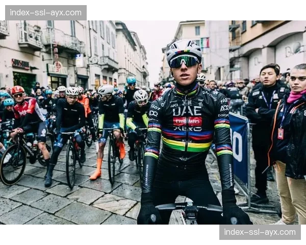 范阿尔特巴黎-鲁贝夺冠瞬间：鲁贝竞技场冲刺力压波加查